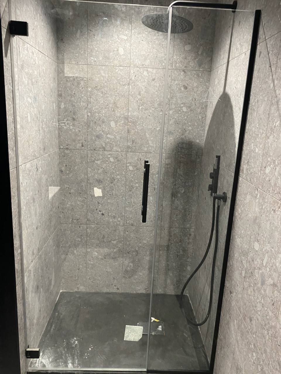 Paroi de douche près de Fontaines-sur-Saône